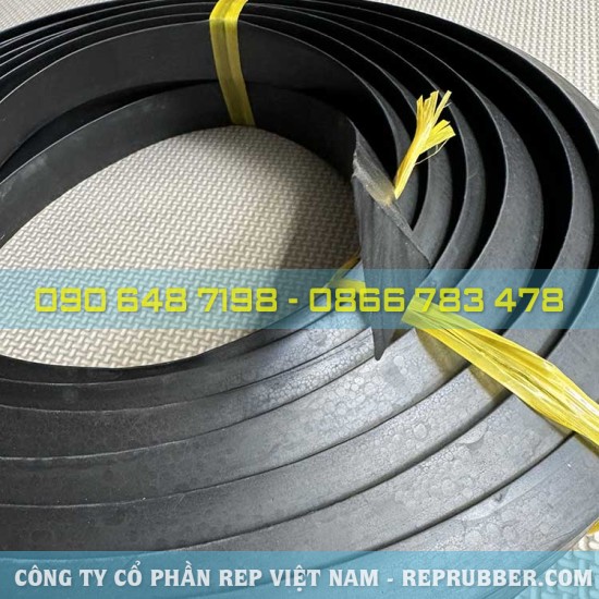 Gioăng cao su EPDM tam giác 24x16.4x9.3