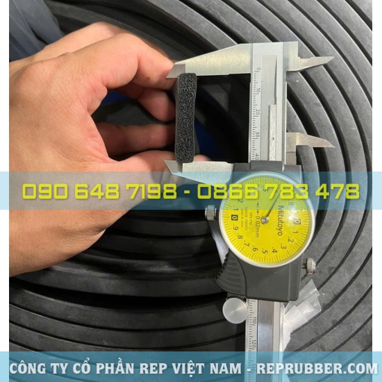 Gioăng cao su xốp chữ nhật 8x40