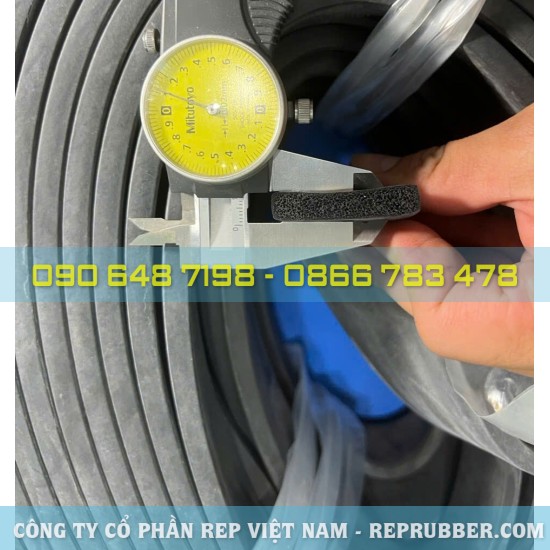 Gioăng cao su xốp chữ nhật 8x40