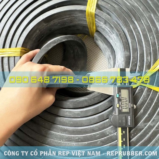 Gioăng cao su xốp chữ nhật 10x60