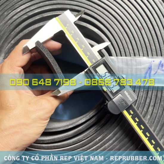 Gioăng cao su xốp chữ nhật 5x50