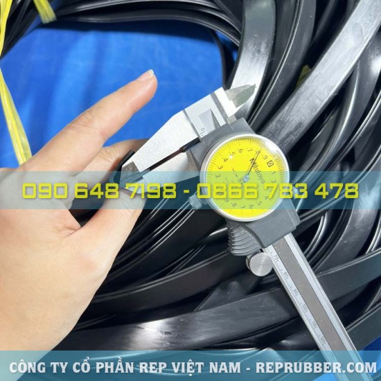 Gioăng cao su EPDM chữ U 6x17x1, khe 2.8mm