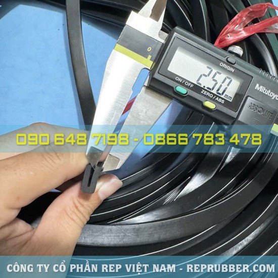 Gioăng cao su EPDM chữ U 6x12x2.5, khe 1mm Gioăng cao su EPDM chữ U 6x12x2.5, khe 1mm