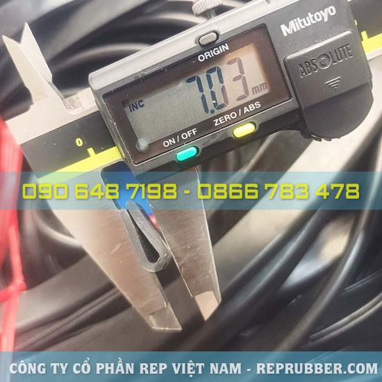 Gioăng cao su EPDM chữ U 7x17x2, khe 2mm