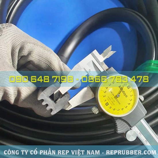 Gioăng cao su thường chữ U 23x23x9, khe 9mm
