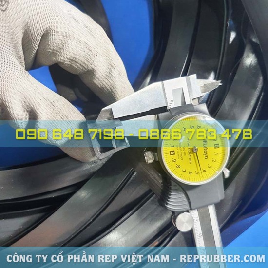 Gioăng cao su EPDM chữ U 16x17.5x2.5, khe 11mm Gioăng cao su EPDM chữ U 16x17.5x2.5, khe 11mm